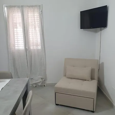 Casa Via Maucini Nyaraló